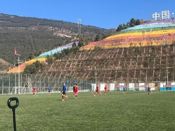 1月24日，上海海港B队在云南昆明海埂基地完成了为期三周的冬训
